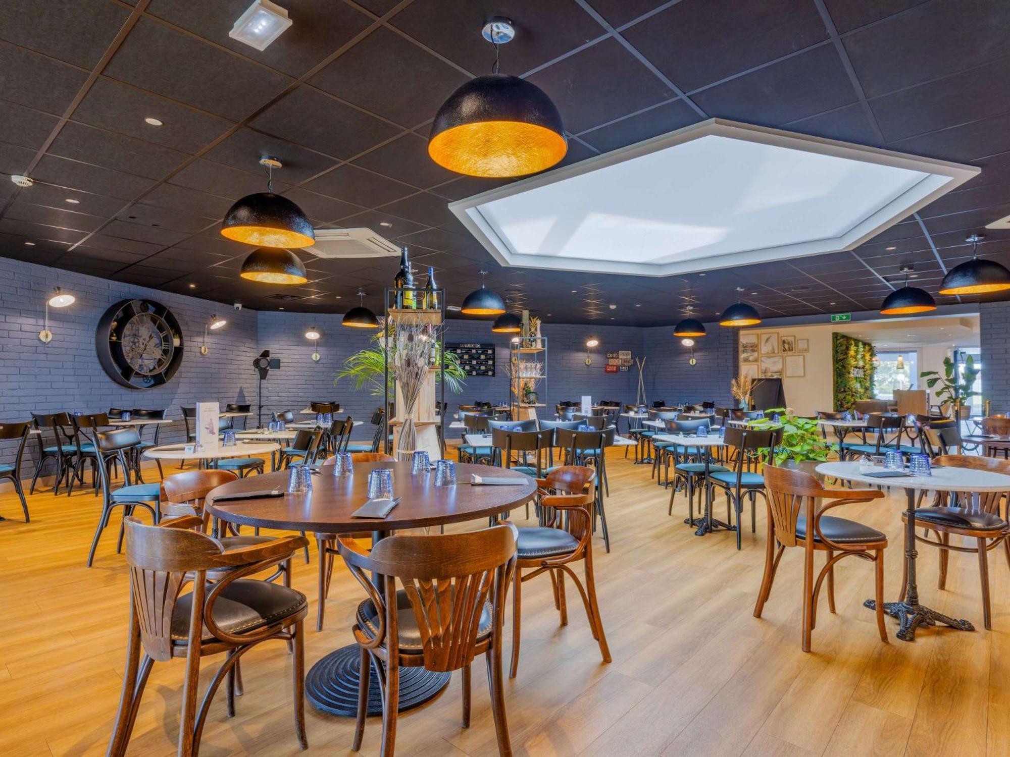 Mercure Lyon Est Villefontaine Bagian luar foto