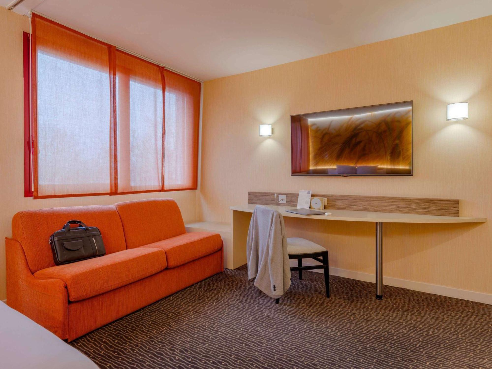 Mercure Lyon Est Villefontaine Bagian luar foto