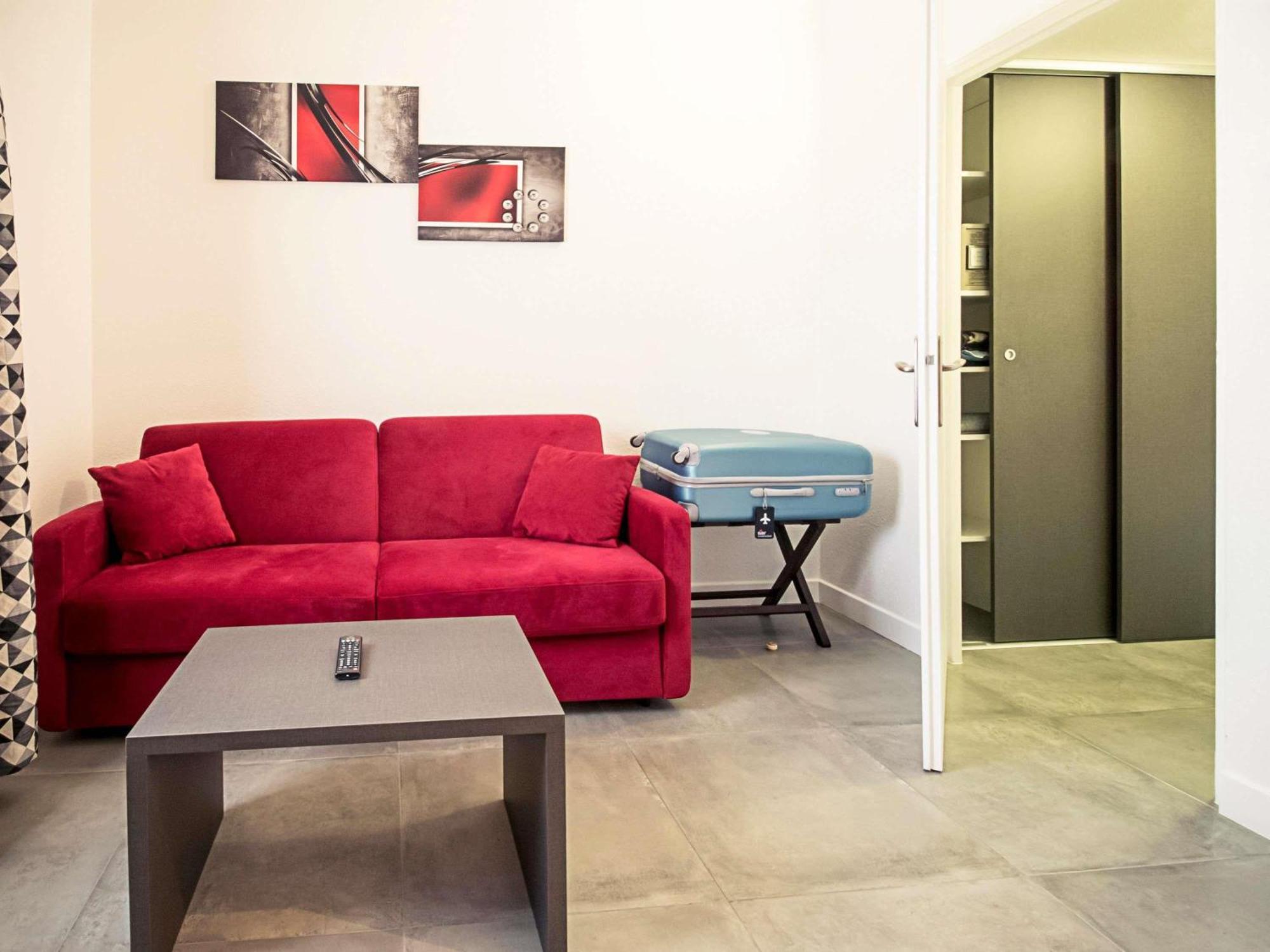 Mercure Lyon Est Villefontaine Bagian luar foto